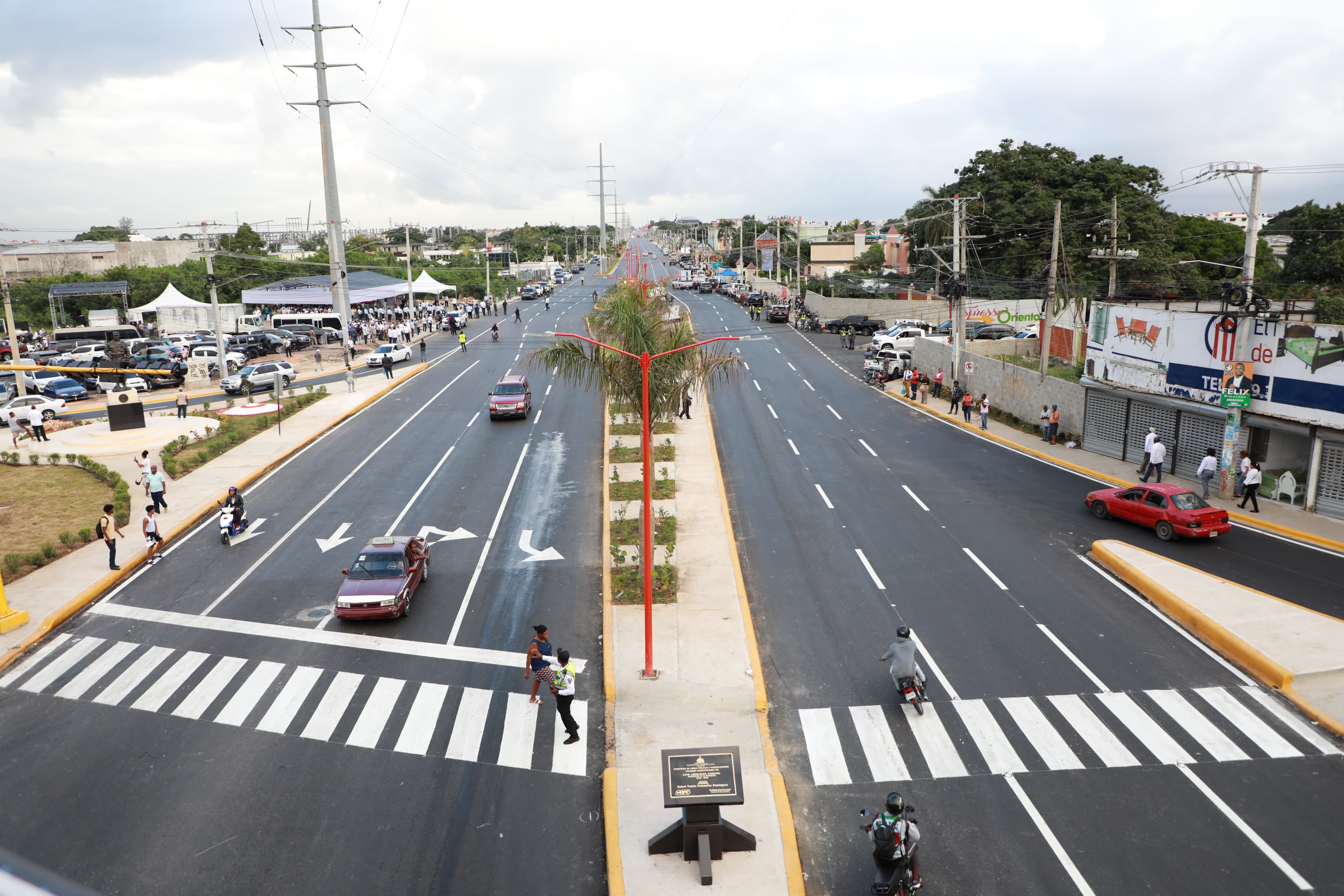 Presidente Abinader inaugura ampliación y modernización de la autopista de San Isidro